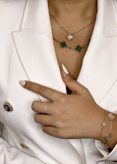 BRING YOUR VAN CLEEF & ARPELS AND GET INSTANT CASH!