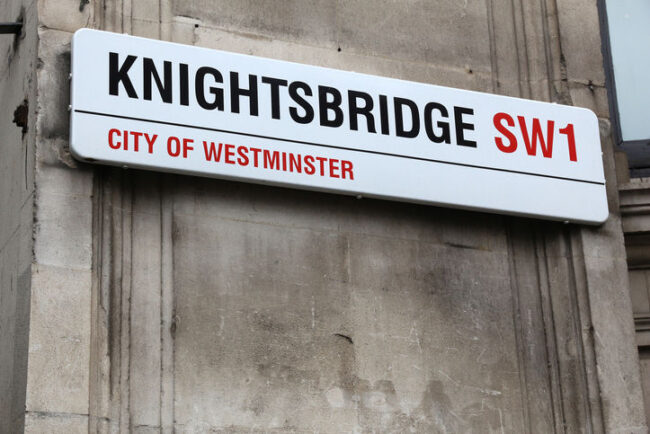 Knightsbridge-Sign THE BEST PLACE TO SELL YOUR LUXURY WATCH IN KNIGHTSBRIDGE